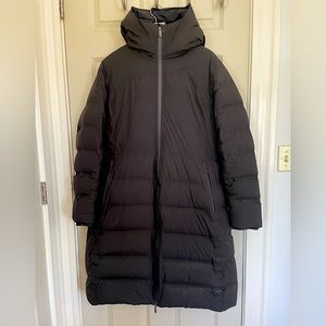 Lululemon Sleet Street Jacket. Perfect light weight warm commuting coat.